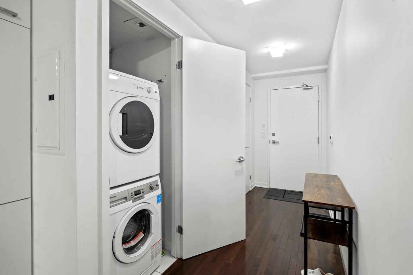 Home Away From Home Toronto Bagian luar foto
